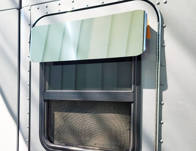 1 PR. W900 / W990 / T800 / T600 / T680 / T660 SLEEPER DOOR WINDOW DROP VISOR