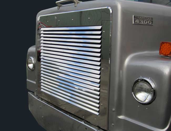 1 PC. HOOD GRILL W/21 LOUVERS