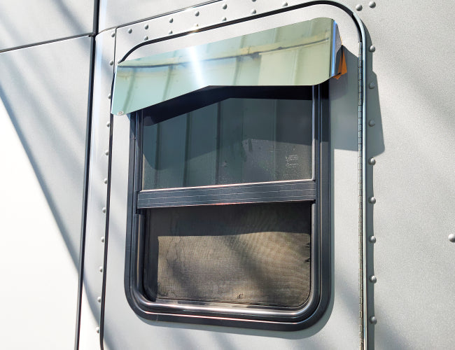 1 PR. W900 / W990 / T800 / T600 / T680 / T660 SLEEPER DOOR WINDOW BOWTIE VISOR