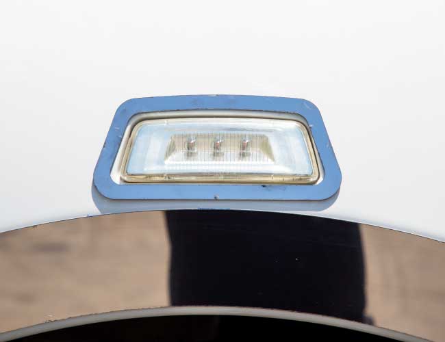 1 PR. FENDER LIGHT SURROUND - T680/T880/T700 MODELS ONLY