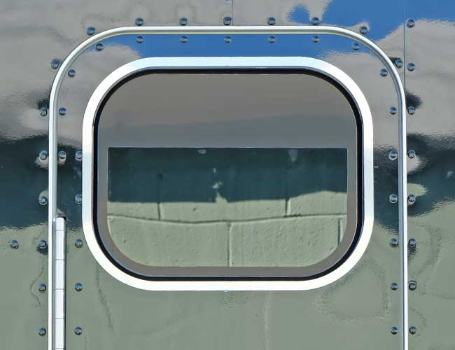 1 PC. 3/4" SLEEPER DOOR WINDOW SURROUND TRIM (DRIVER SIDE)