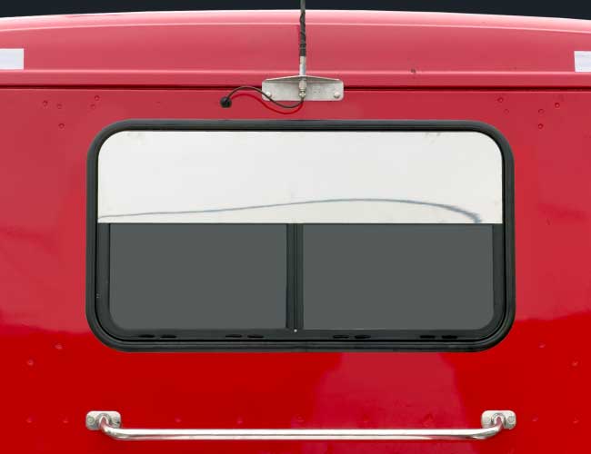 1 PC. DAYCAB REAR WINDOW 8" CHOP TOP
