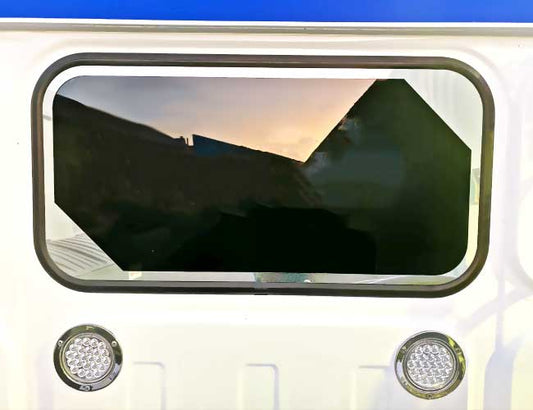 1 PC. DAYCAB REAR WINDOW SURROUND